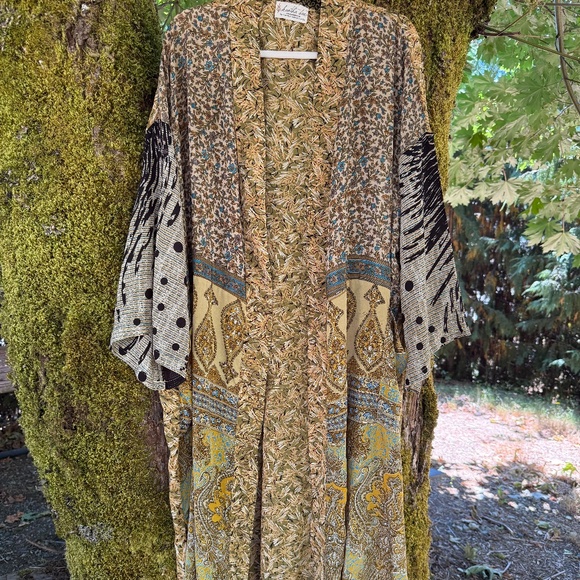 Kantha Bae Silk Serenity Kimono - Picture 1 of 7